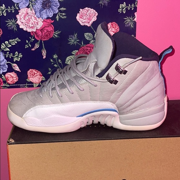 Jordan 12 UNC - Picture 3 of 8